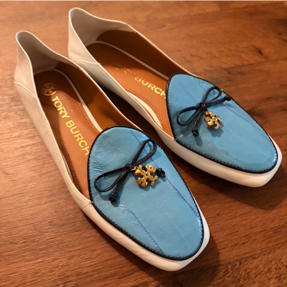 Tory Burch Elegant Blue and White leather Loafers - Picture 2 of 13